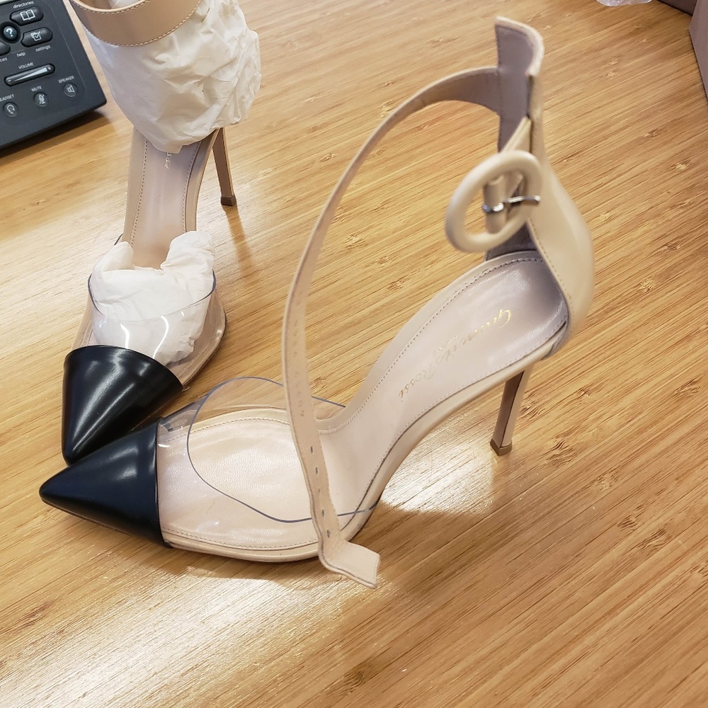 Gianvito Rossi Nude Buckle Heel Size 39